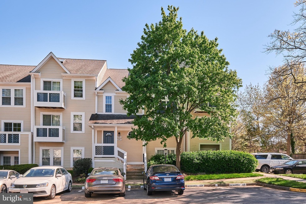 12960 Grays Pointe Rd unit C, Fairfax, VA 22033 - photo 1