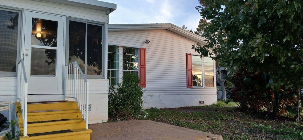 527 Treasure Ct, Vero Beach, FL 32966 - photo 1