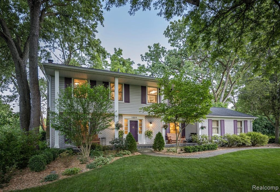Desirable Hickory Heights!!!