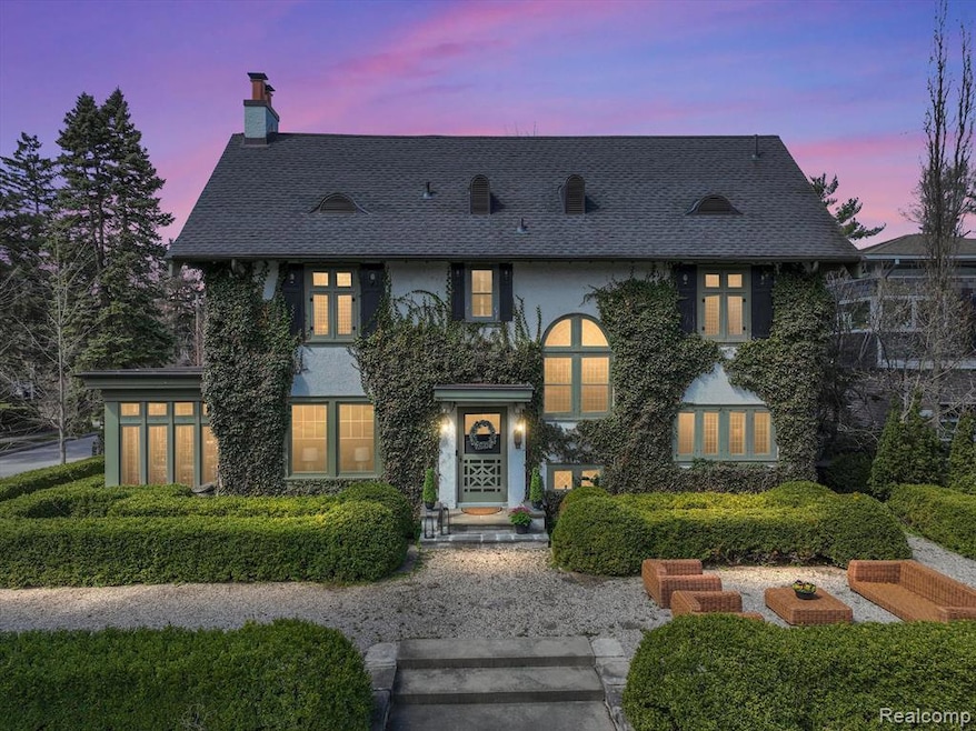 18 Ridge Road, 1913 Arts & Crafts masterpiece!