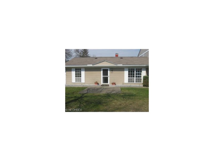 Charming Ranch - enjoy the concrete patio and lots
