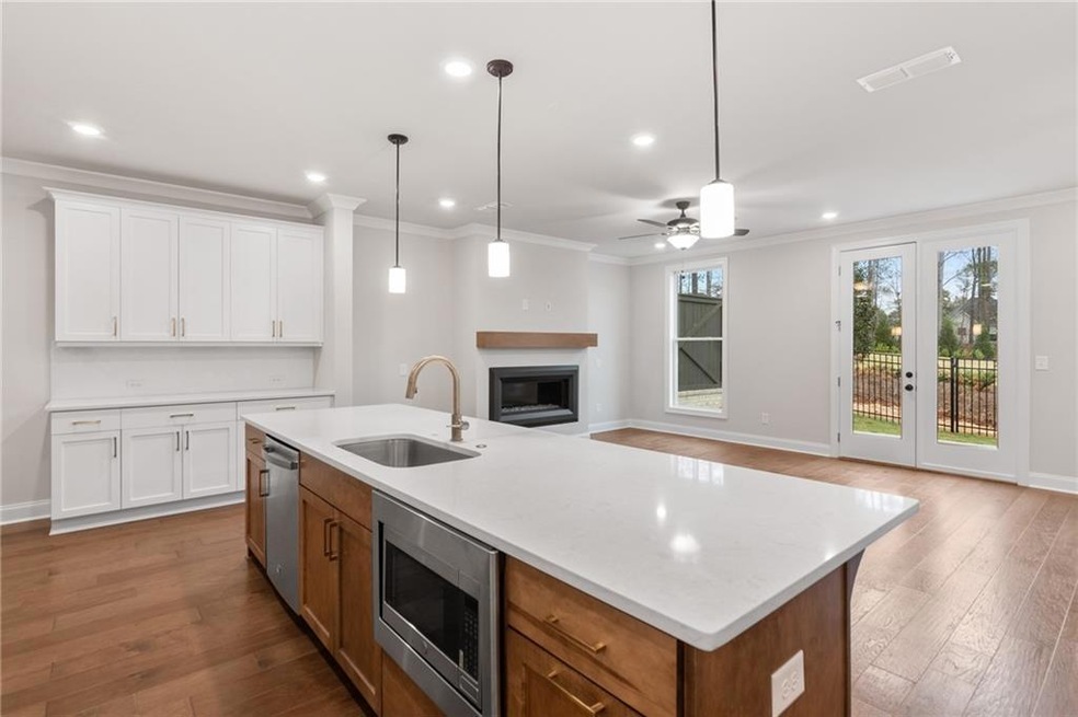 Welcome to Ellington @ Ward's Crossing. Light-fill