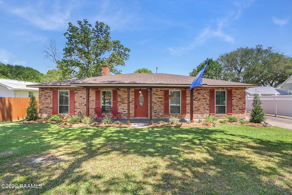 320 S Vivian Ave, Eunice, LA 70535 - photo 1