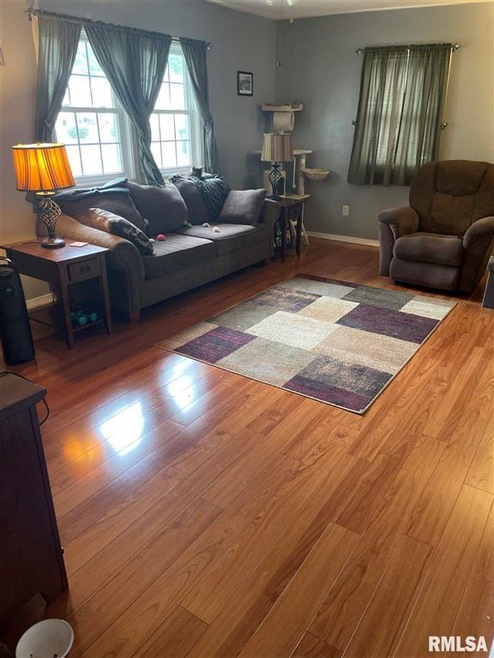 2915 W 67th St, Davenport, IA 52806 - photo 1