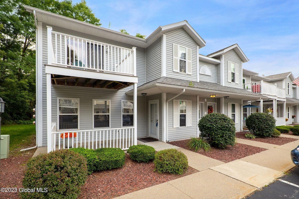 2001 Cambridge Manor Dr, Schenectady, NY 12302 - photo 1