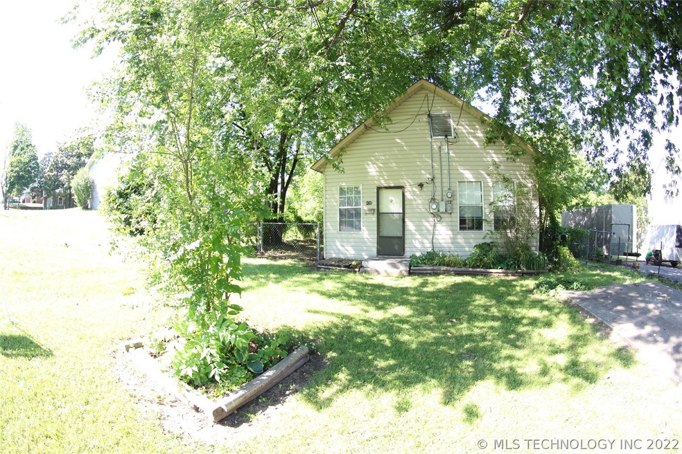 420 W Delaware St, Tahlequah, OK 74464 - photo 1