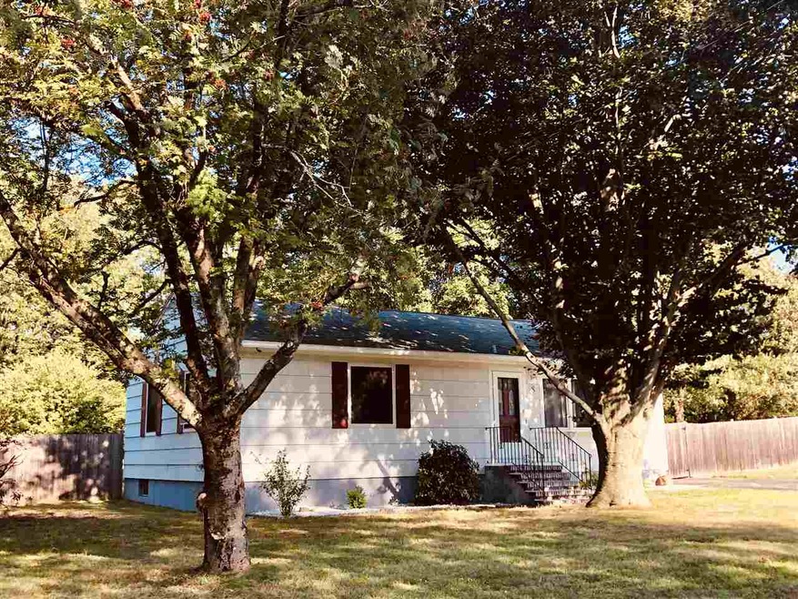 8 Hutch Rd, Salem, NH 03079 - photo 1