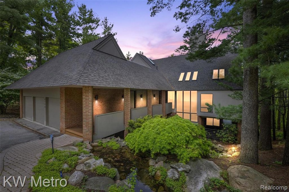 4720 W Wickford, Bloomfield Hills, MI 48302 - photo 1