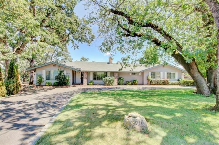 3930 Old Stage Rd, Central Point, OR 97502 - photo 1