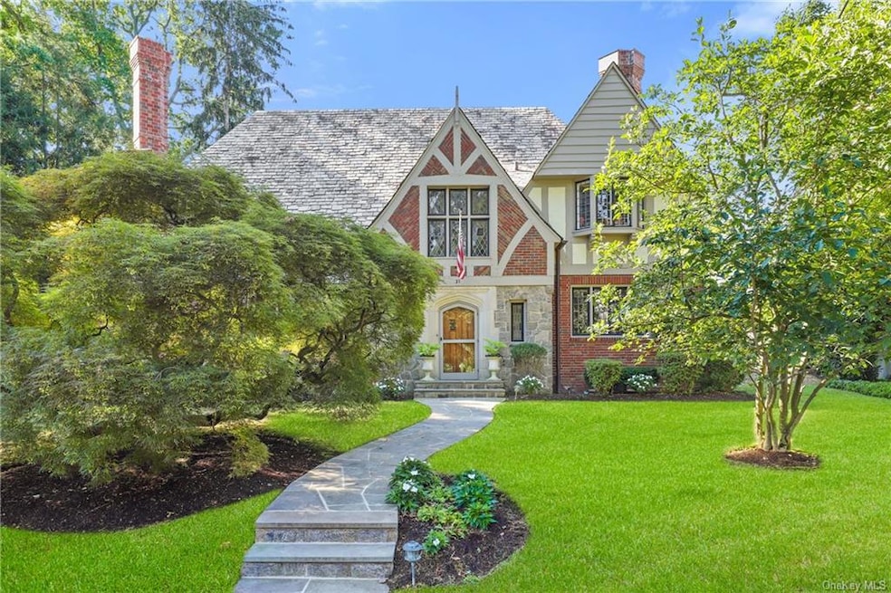 21 Beechmont Ave, Bronxville, NY 10708 - photo 1