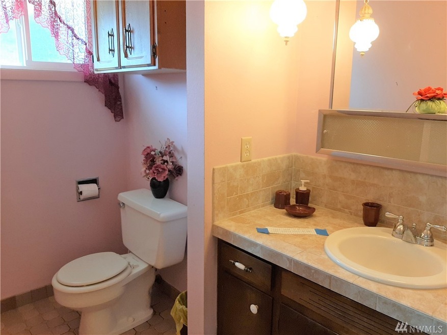 3601 Oak St, Longview, WA 98632 - photo 1