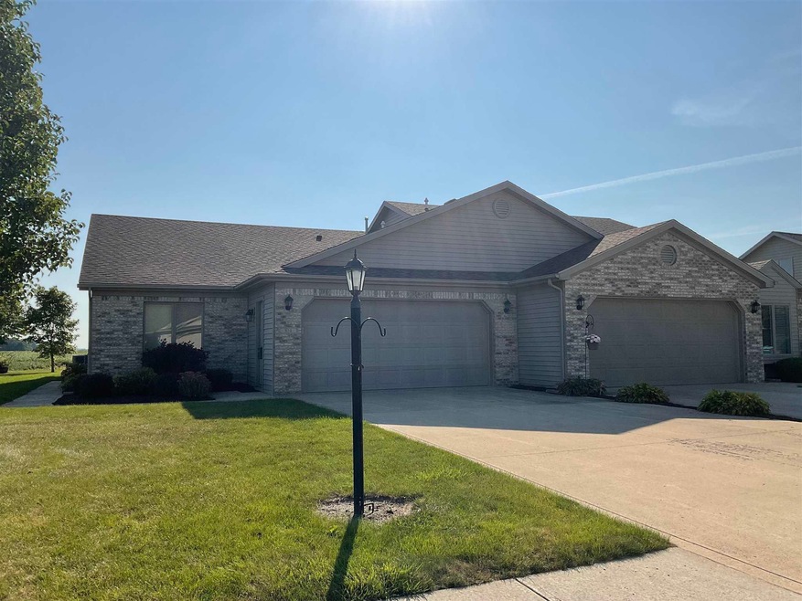 814 Heatherwood Ln, Ossian, IN 46777 - photo 1