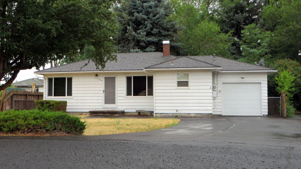 3826 Bristol Ave, Klamath Falls, OR 97603 - photo 1