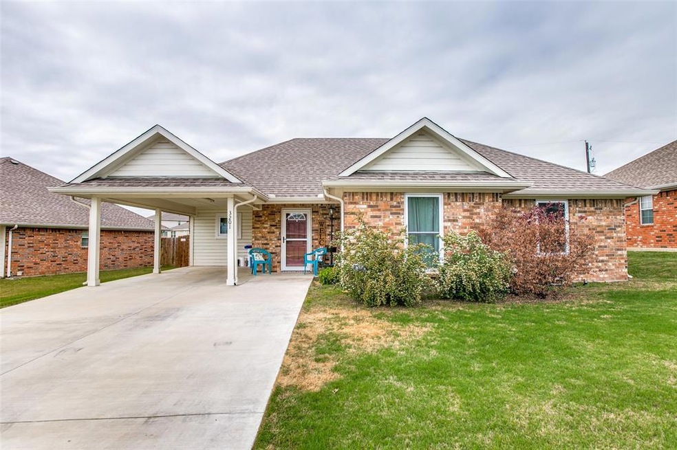 3201 S Cardinal St, Ennis, TX 75119 - photo 1