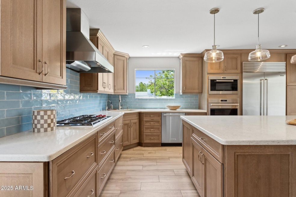 16-web-or-mls-14802-n-3rd-ave