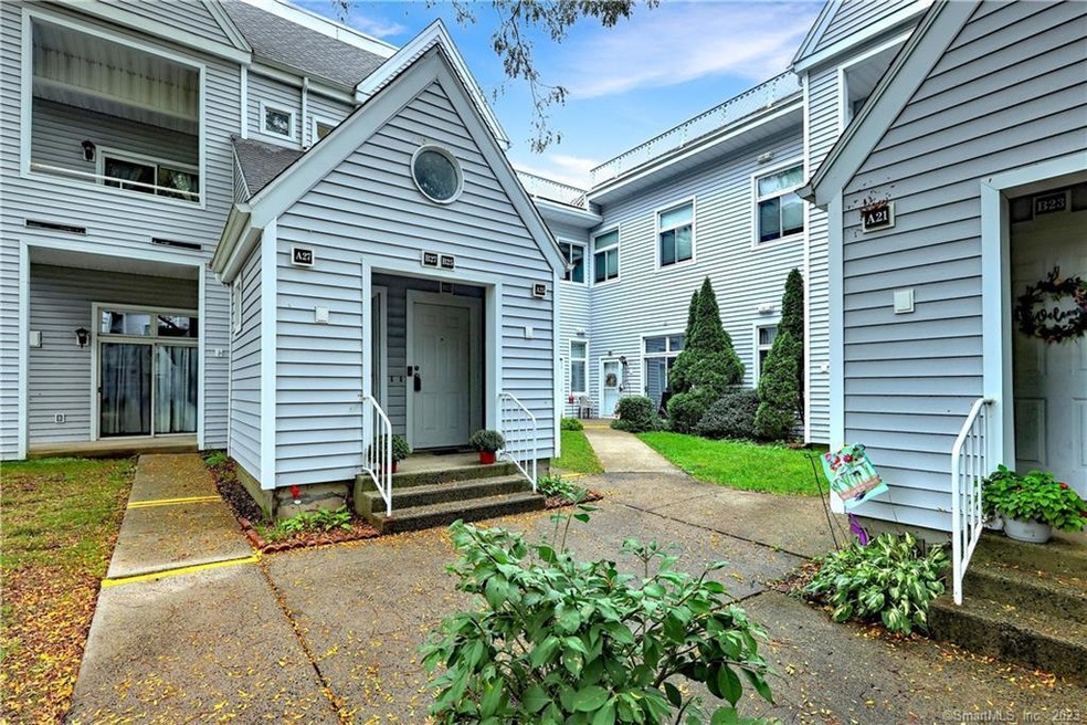 267 Melba St unit B25, Milford, CT 06460 - photo 1