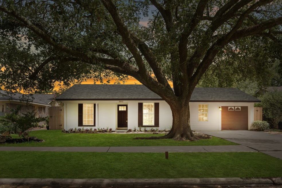 5911 Black Maple Ln, Houston, TX 77088 - photo 1