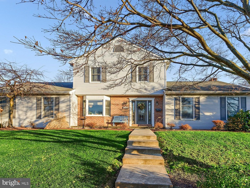 229 N Wyomissing Ave, Reading, PA 19607 - photo 1