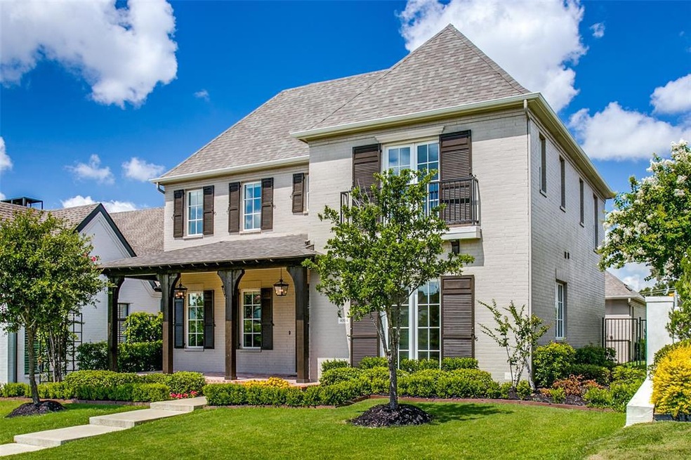 Beautiful landscaping and drive up appeal!