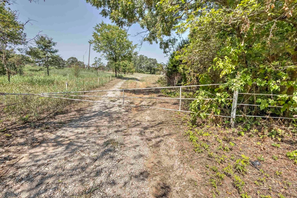 175590 Tebow Rd, Duncan, OK 73533 - photo 1