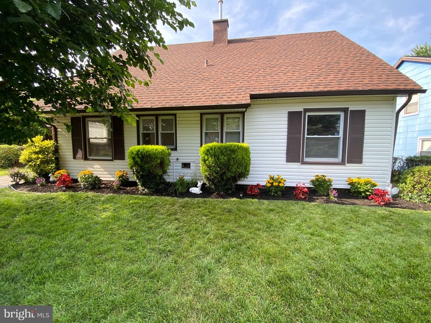 55 Perennial Ln, Willingboro, NJ 08046 - photo 1