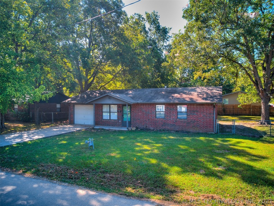 513 W Grand Ave, Eufaula, OK 74432 - photo 1