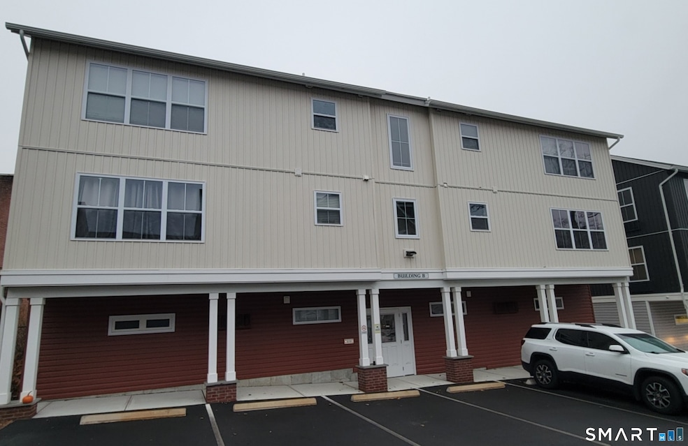 155 Greenwood Ave unit 202, Bethel, CT 06801 - photo 1