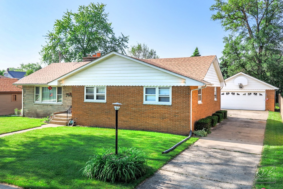 1012 W New York St, Aurora, IL 60506 - photo 1