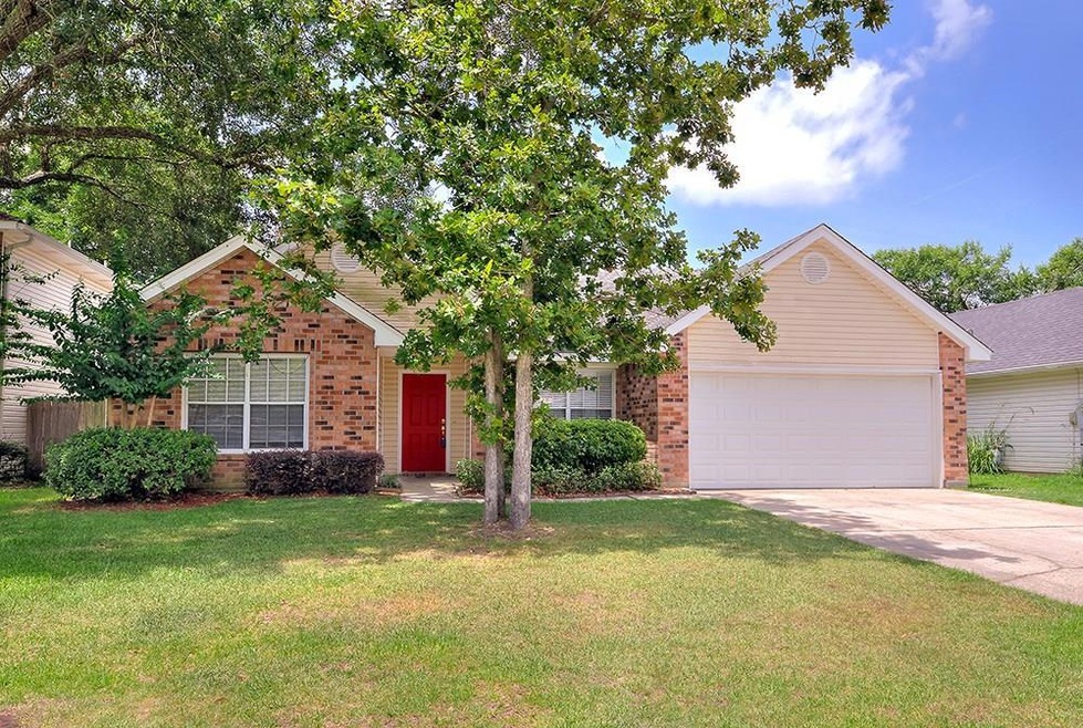 1410 Hillary Dr, Slidell, LA 70461 - photo 1