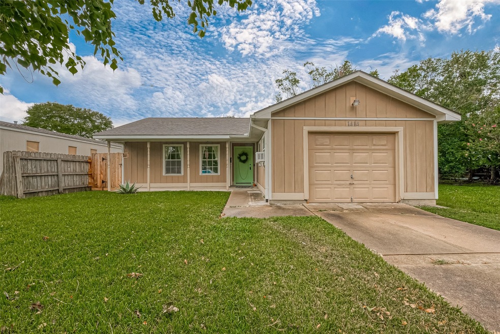 1414 Houston St, Rosenberg, TX 77471 - photo 1