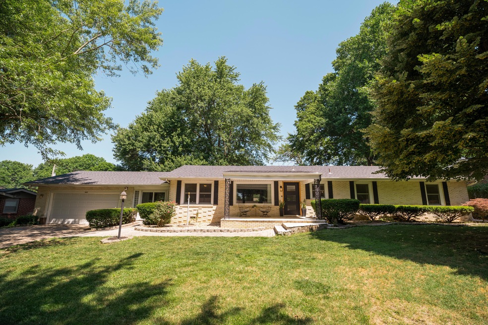 2831EGlenwoodSt-1