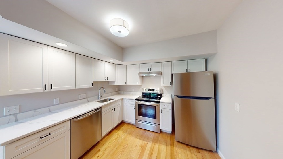 9 Devotion St unit 2R, Brookline, MA 02446 - photo 1