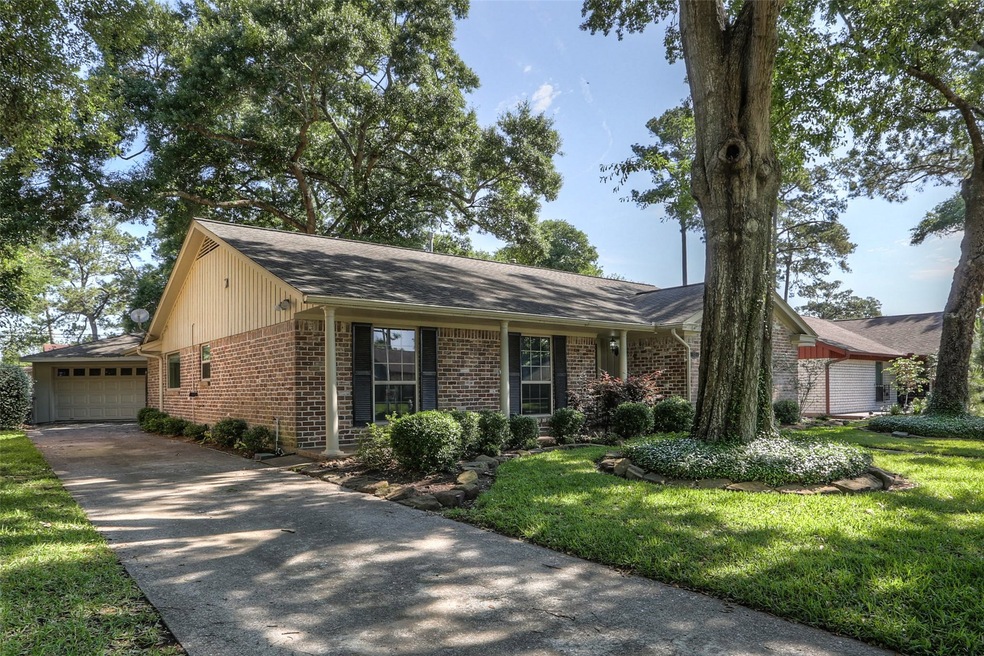 1122 Creekmont Dr, Houston, TX 77091 - photo 1