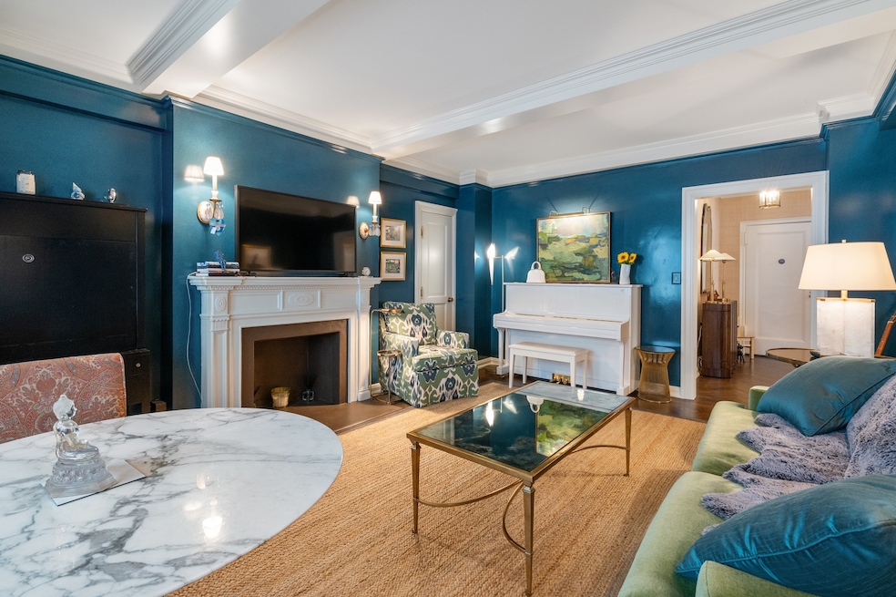 Prewar Sutton Place unit 3A, New York, NY 10022 - photo 1