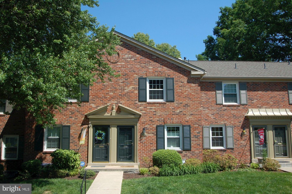 5841 Rexford Dr unit 719, Springfield, VA 22152 - photo 1