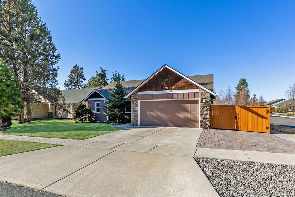 20554 Conifer Ave, Bend, OR 97702 - photo 1