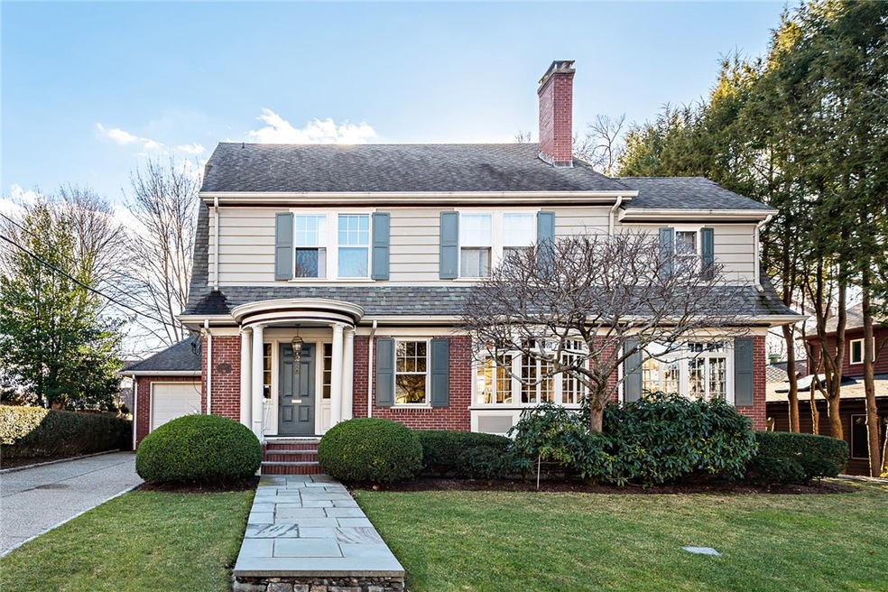 32 Kenilworth Way, Pawtucket, RI 02860 - photo 1