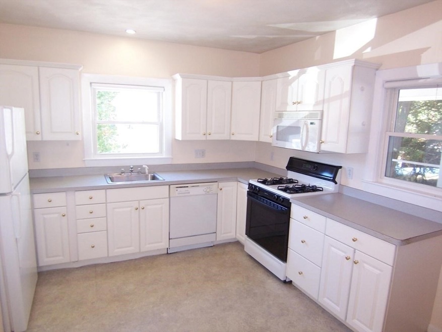 111 Woerd Ave unit 1, Waltham, MA 02453 - photo 1