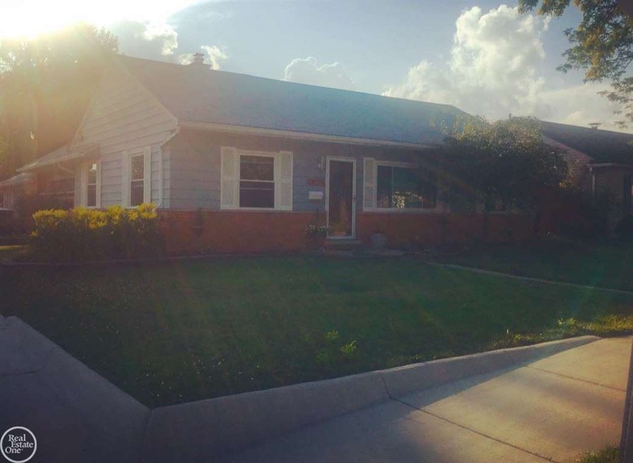 26501 Woodmont St, Roseville, MI 48066 - photo 1