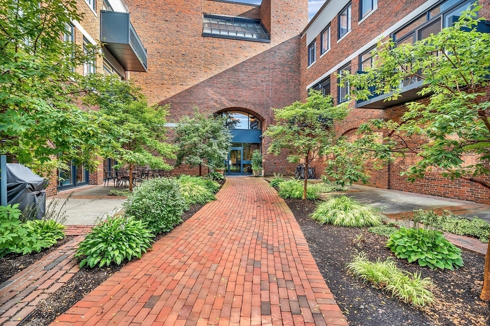 Sold $851,000 • Co-Listing Agent