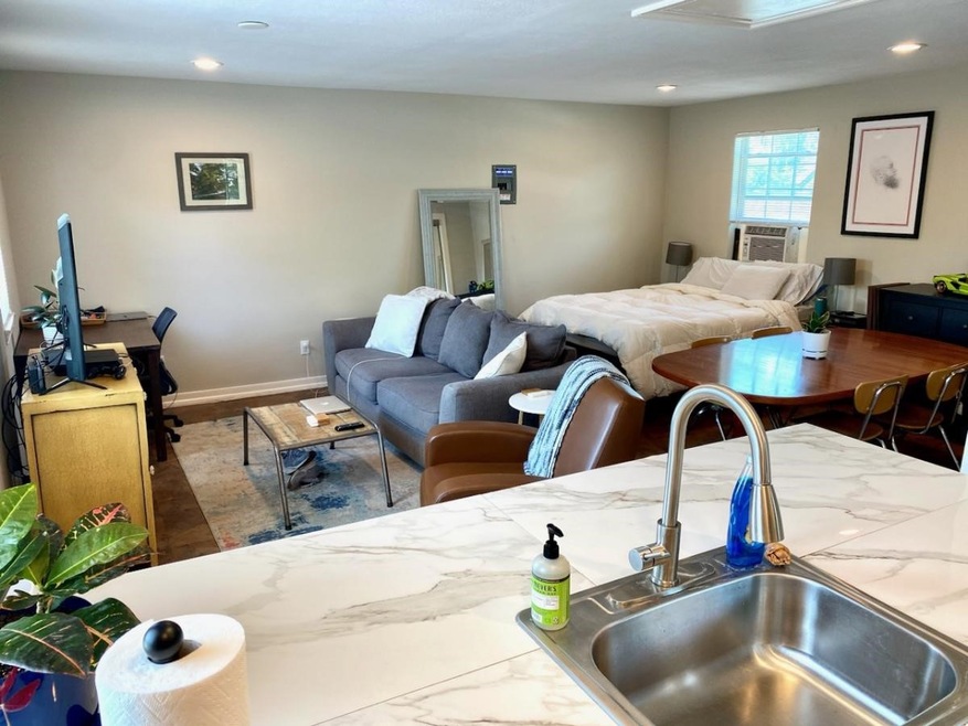 511 Gale St unit B, Houston, TX 77009 - photo 1