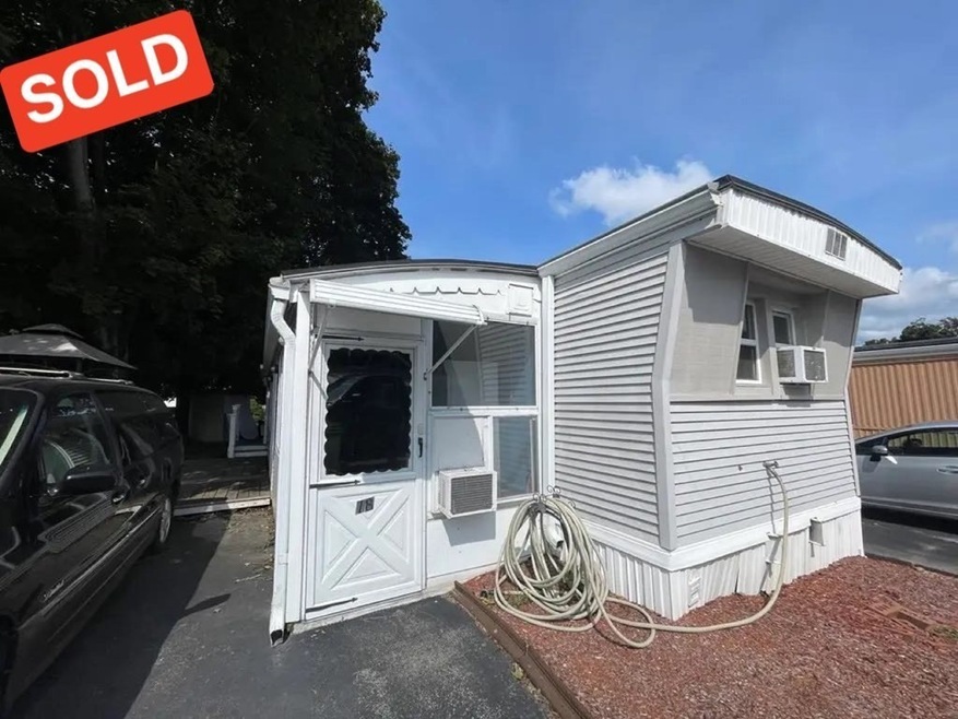 239 Ayer Rd unit 18, Littleton, MA 01460 - photo 1