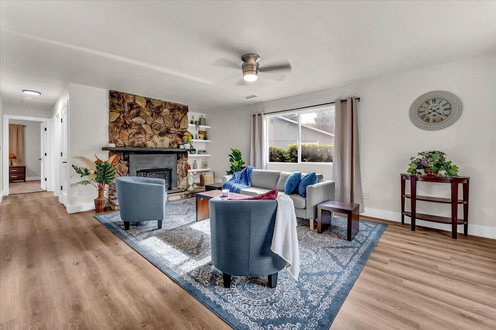 1818 Del Mar Ave, Redding, CA 96003 - photo 1