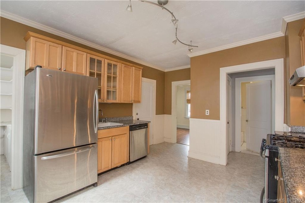 77 Maplewood Ave, West Hartford, CT 06119 - photo 1