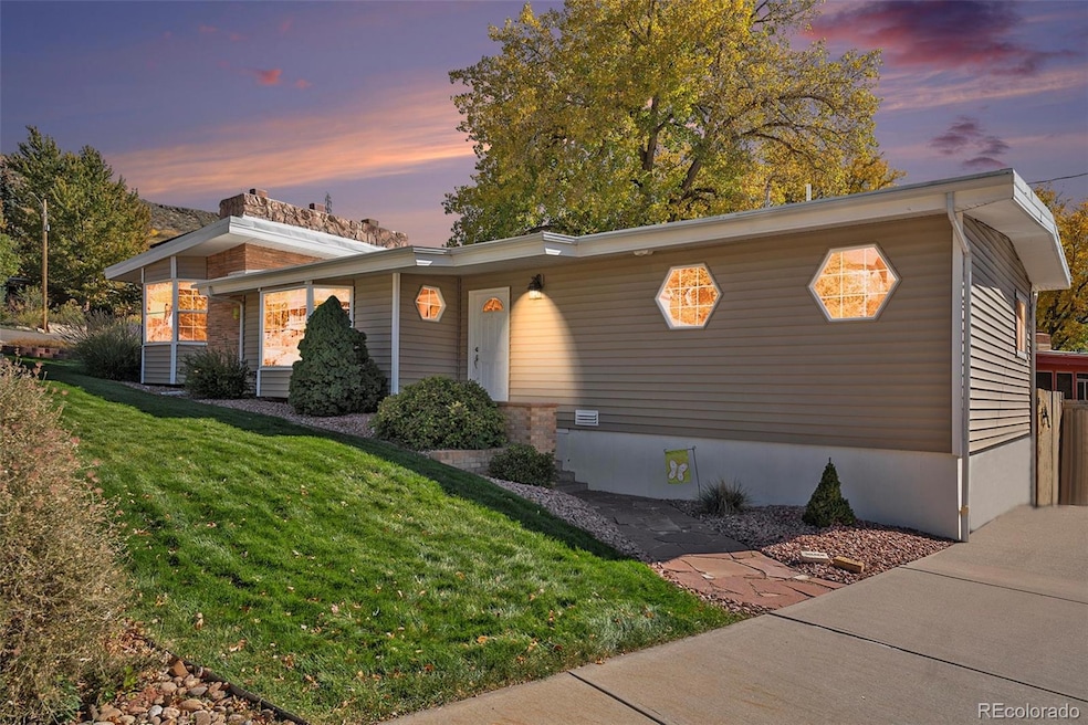 315 Lookout View Dr, Golden, CO 80401 - photo 1