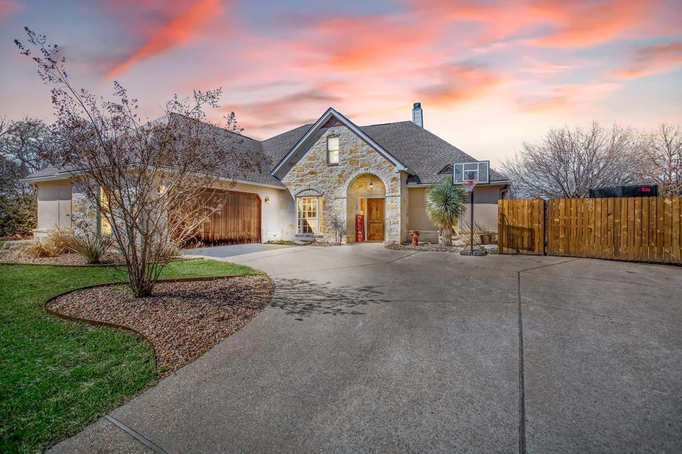 614 Persimmon Ct, Fredericksburg, TX 78624 - photo 1