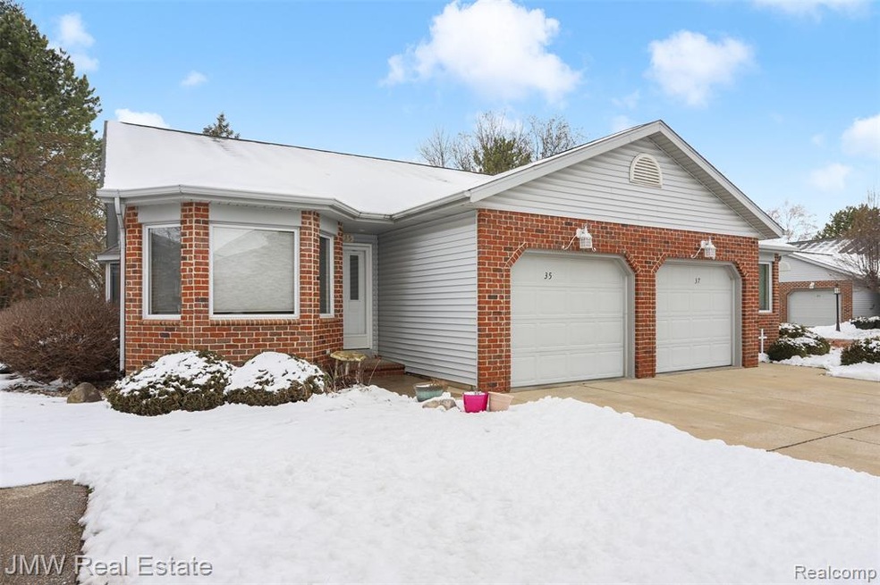 35 Wilshire Dr unit K1, Frankenmuth, MI 48734 - photo 1