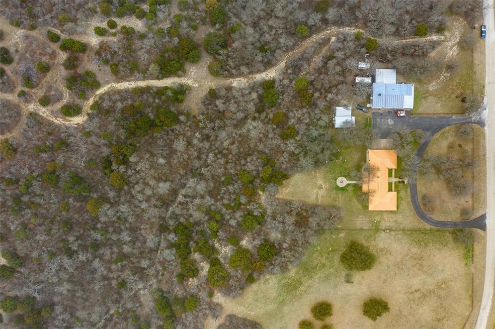 560 Canyon Rd, Weatherford, TX 76085 - photo 1