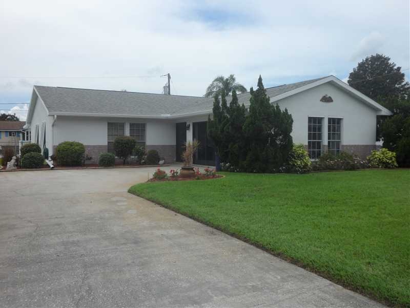 Exterior Front. Great curb appeal with side load g
