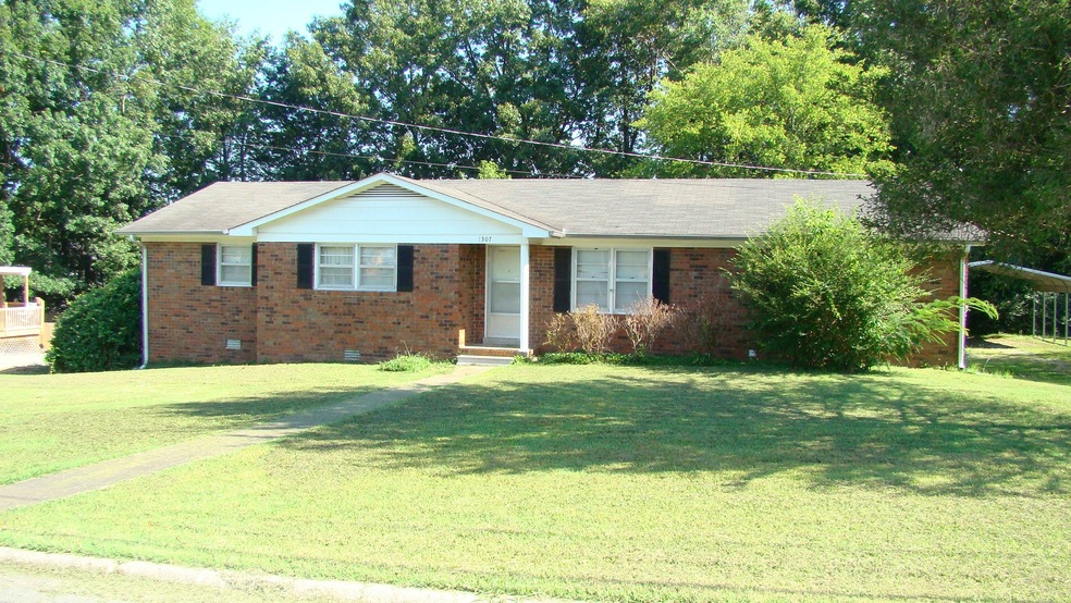 1307 Birch St, Shelbyville, TN 37160 - photo 1